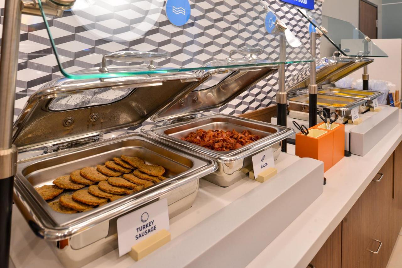 Holiday Inn Express & Suites Atlanta South - Stockbridge By Ihg Bagian luar foto